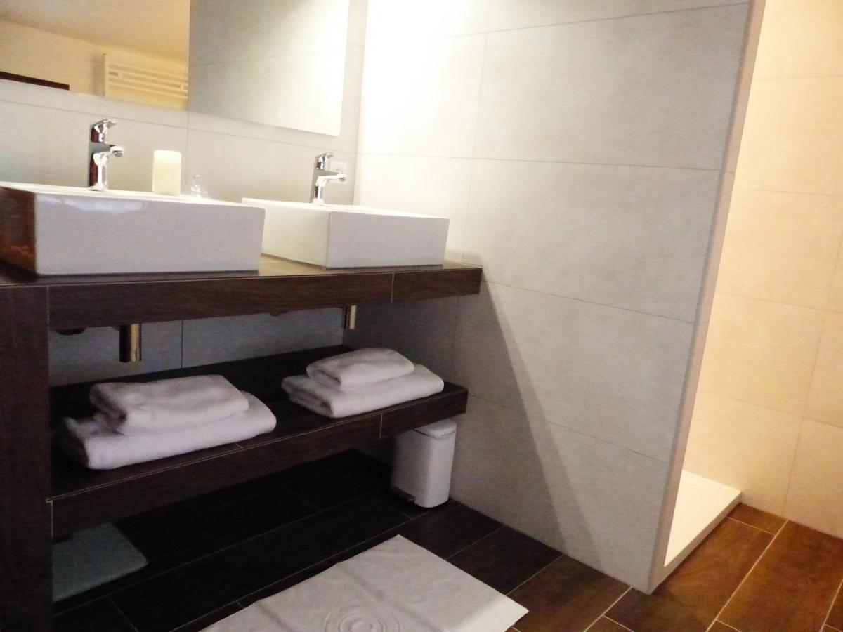 Le Cellier De Beaulieu, Au Pied De La Cite, Maison De Vacances Avec Climatisation Et Jacuzzi Каркасон Екстериор снимка